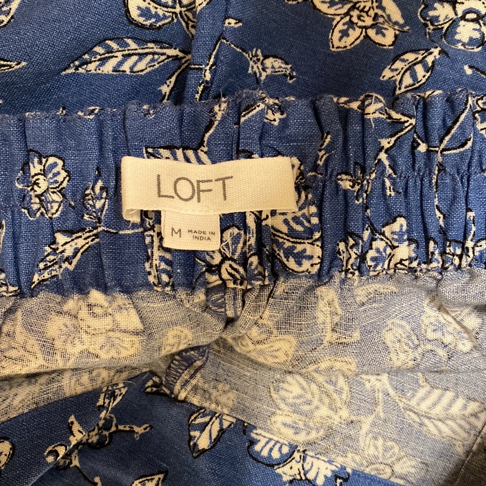 Loft Blue Floral Linen Blend Shorts - Picture 2 of 3